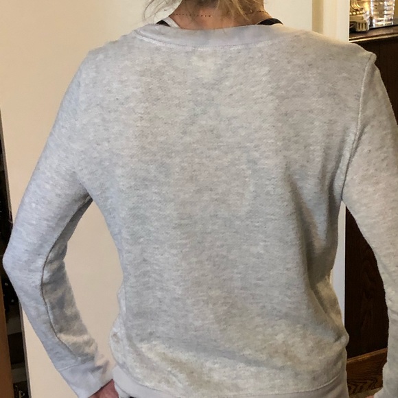 Women’s Top - Picture 5 of 6